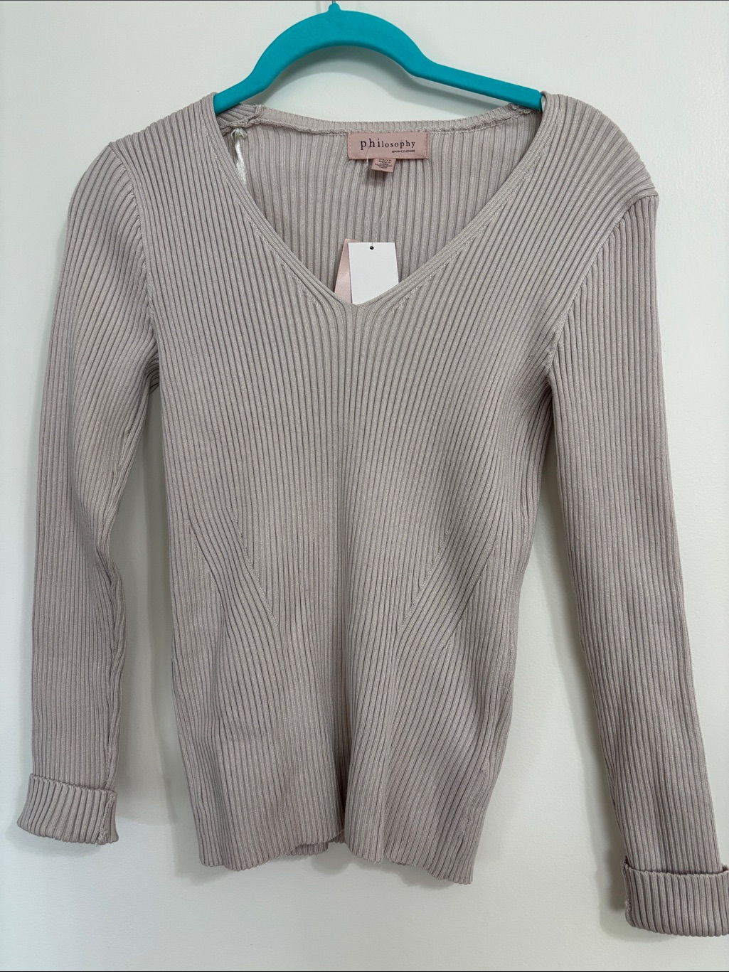 Nwt Philosophy Ribbed V-Neck Sweater In Light Taupe